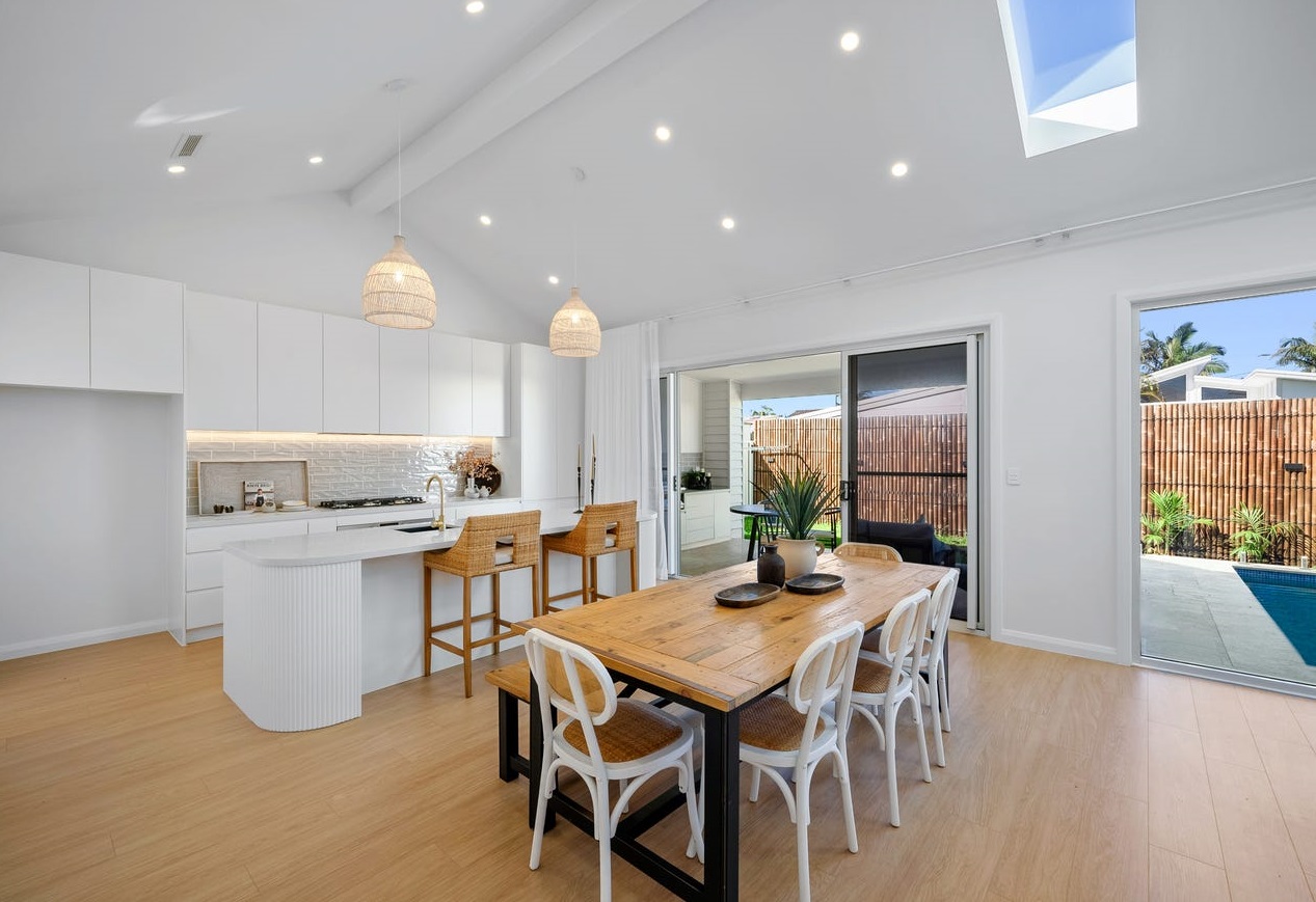 37 Bloomfield, Long Jetty Photo 6